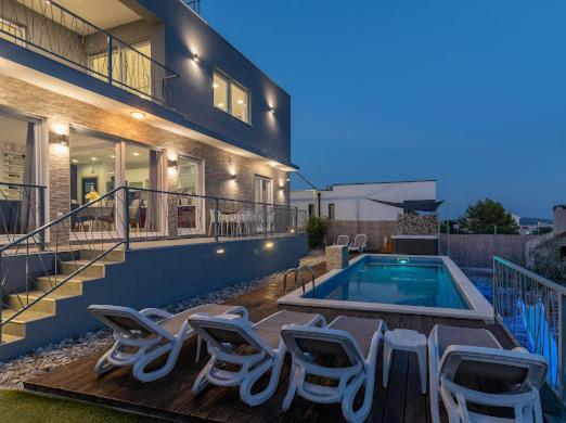 Villa Hedonist Seget Vranjica Exterior photo